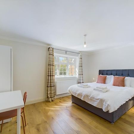 Duplex Redhill Town Centre Apt By Livingo Stays Εξωτερικό φωτογραφία
