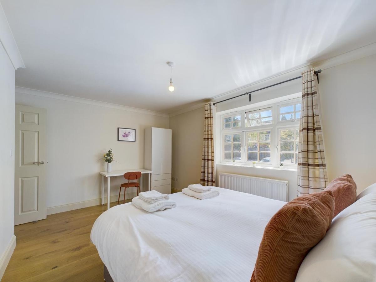 Duplex Redhill Town Centre Apt By Livingo Stays Εξωτερικό φωτογραφία