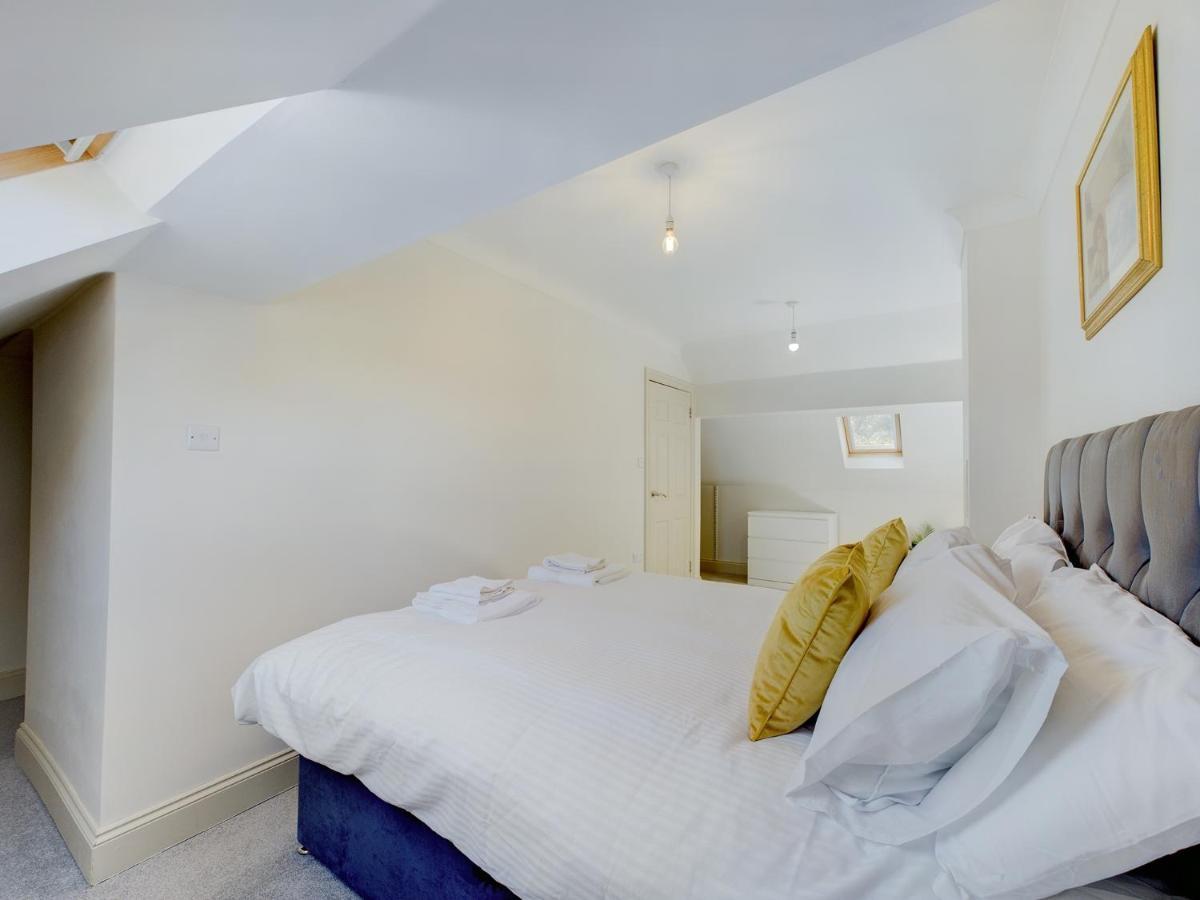 Duplex Redhill Town Centre Apt By Livingo Stays Εξωτερικό φωτογραφία