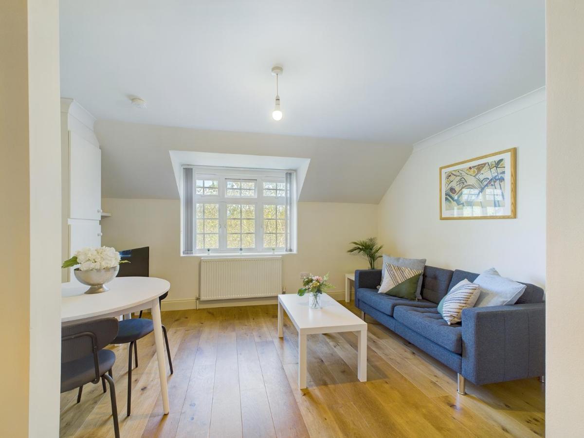 Duplex Redhill Town Centre Apt By Livingo Stays Εξωτερικό φωτογραφία