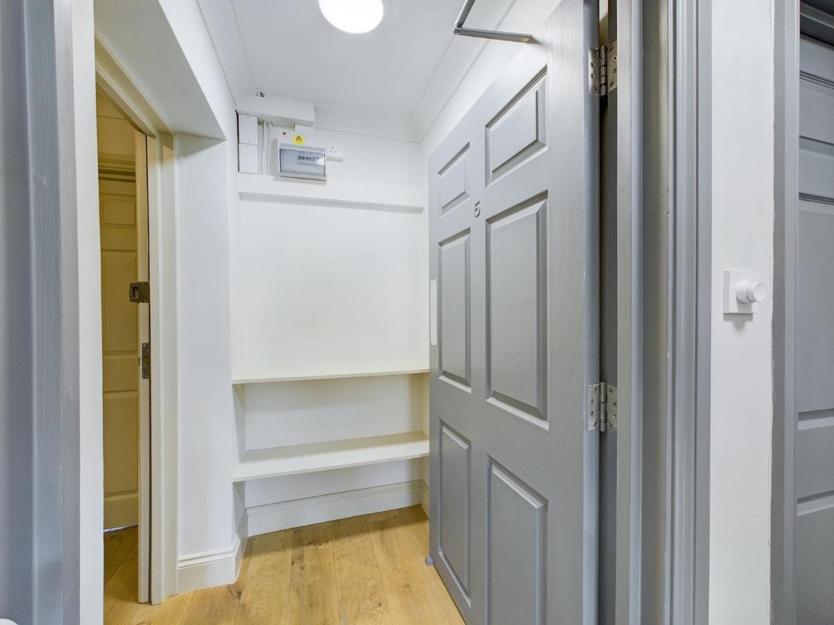 Duplex Redhill Town Centre Apt By Livingo Stays Εξωτερικό φωτογραφία